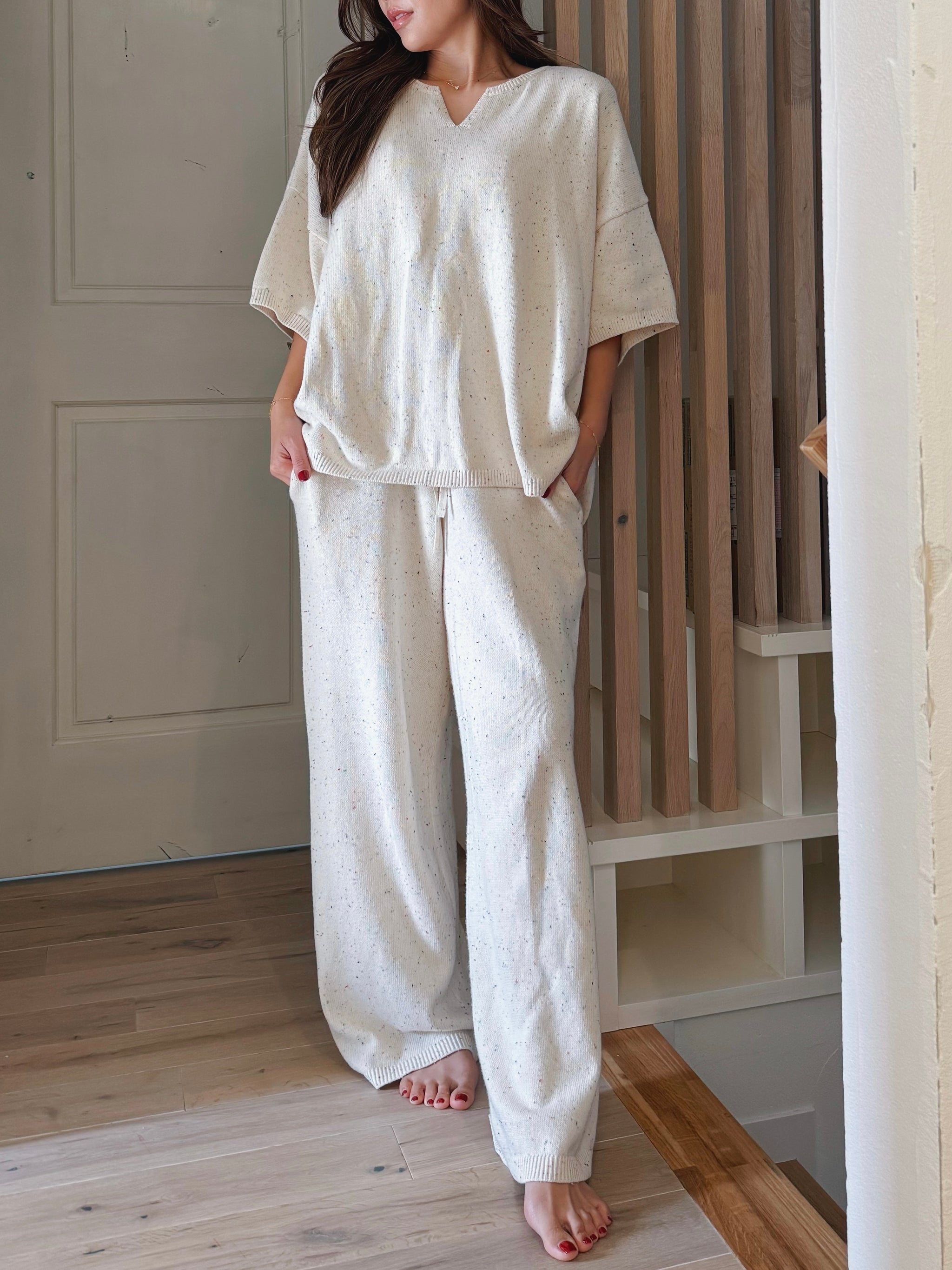 MALI RAJ ベージュ 太陽模様 パジャマセット MULTI KNIT SET UP – MALI RAJ